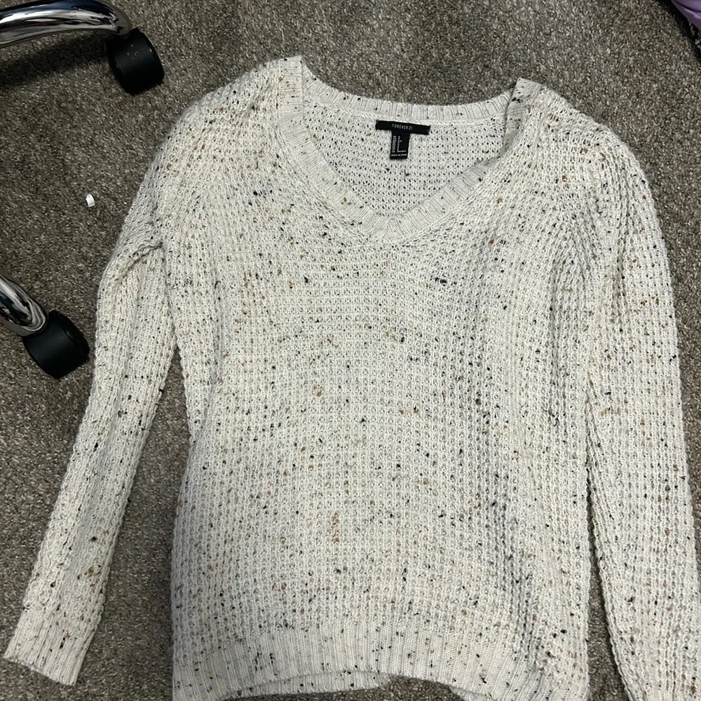 Sweater - Picture 1 of 3